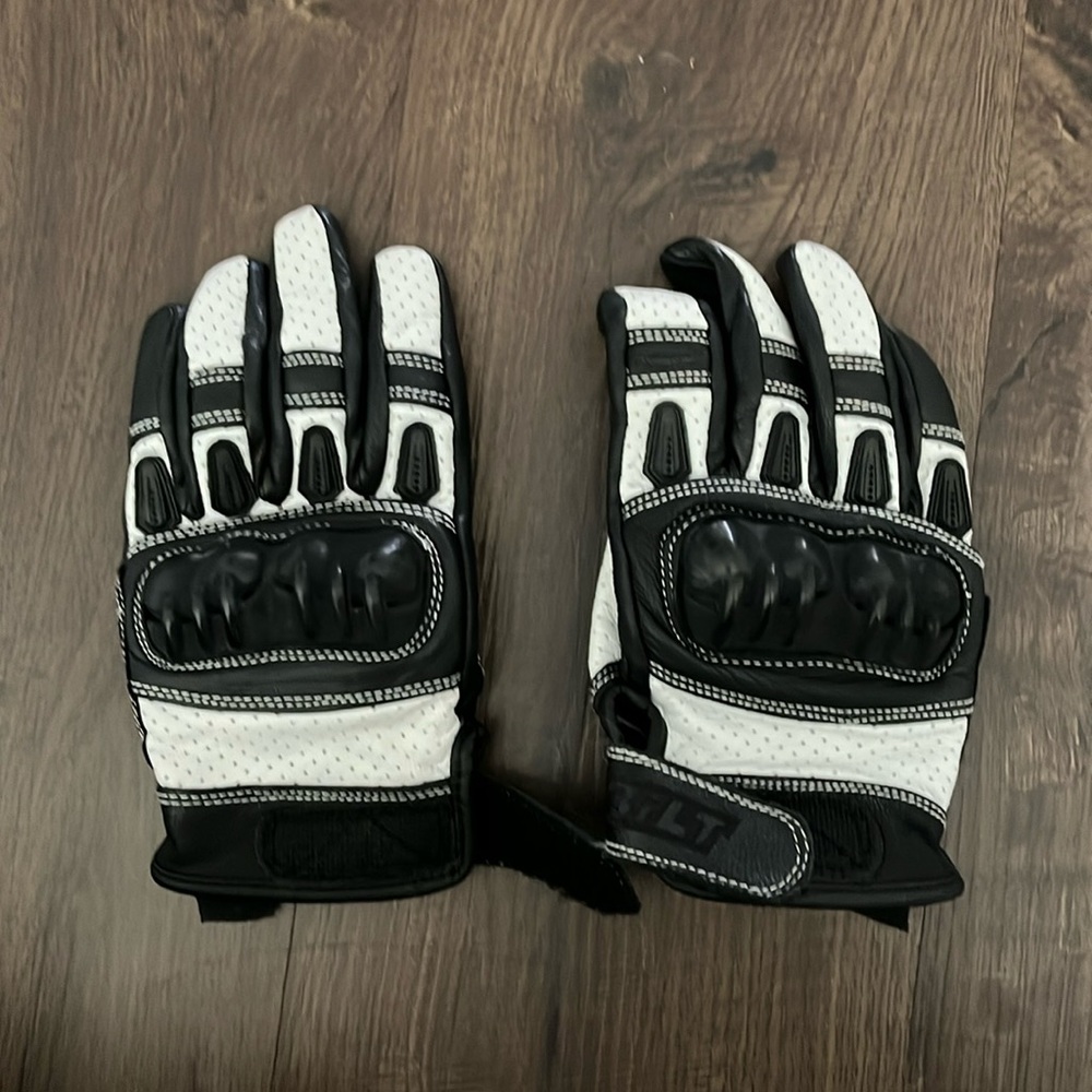 BILT Women’s Motorcycle Gloves Size Small Black and White